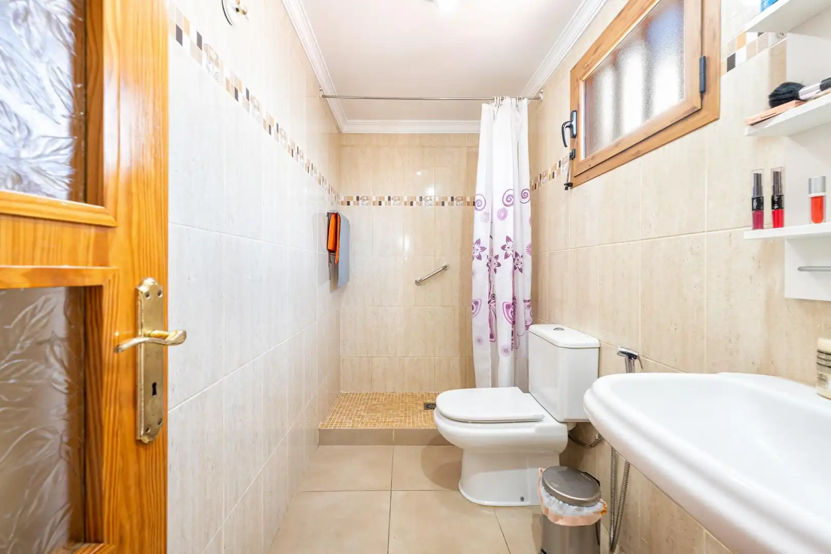 Baño de Casa adosada en venta en San Bartolomé de Tirajana con Terraza, Amueblado y Piscina comunitaria