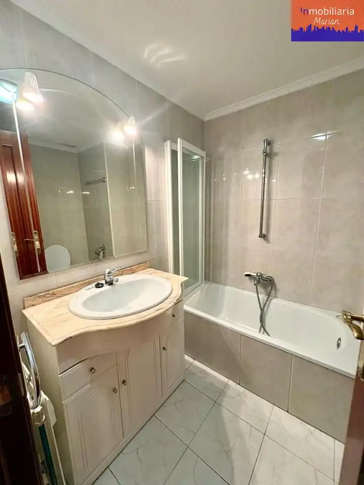 Badezimmer von Wohnung zum Verkauf in Aranda de Duero mit Heizung, Terrasse und Möbliert
