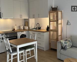 Kitchen of Flat to rent in  Madrid Capital  with Air Conditioner, Heating and Furnished