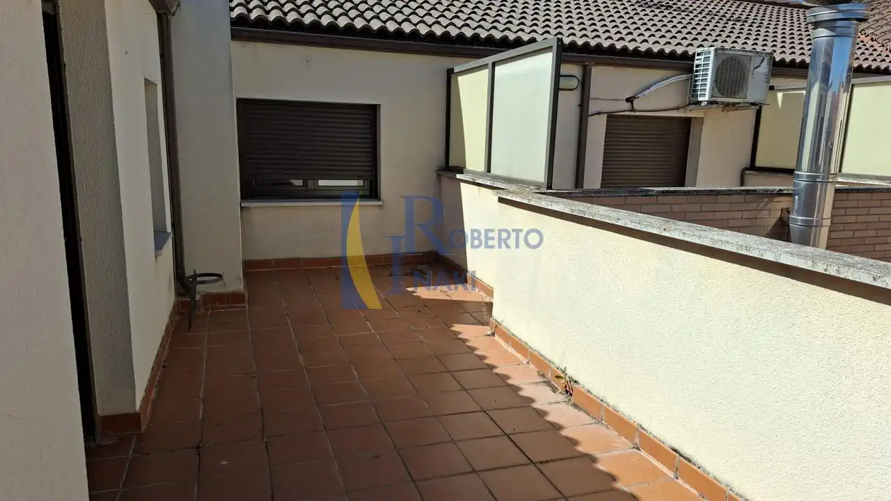 Dúplex amb ascensor en venda a Valencia de Don Juan, imagen 2