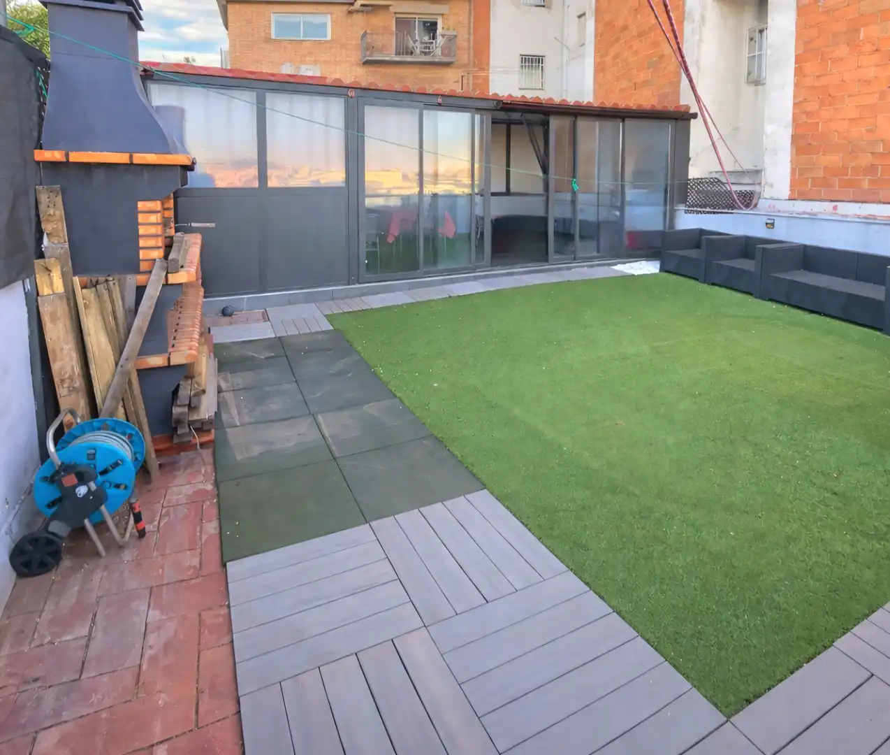 Terrassa de Casa adosada en venda en Santa Coloma de Gramenet amb Aire condicionat, Calefacció i Parquet