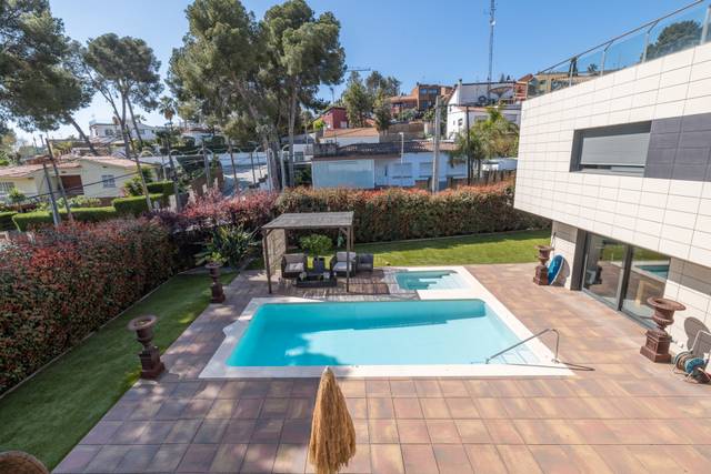 Casa-chalet en Venta en Avinguda 317 en Montmar