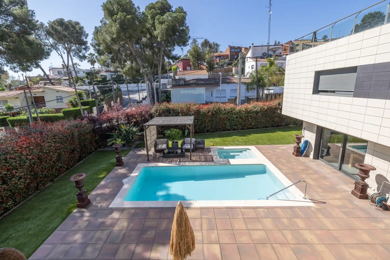 Swimming pool of Houses for sale in Castelldefels  with Air Conditioner, Heating and Private garden