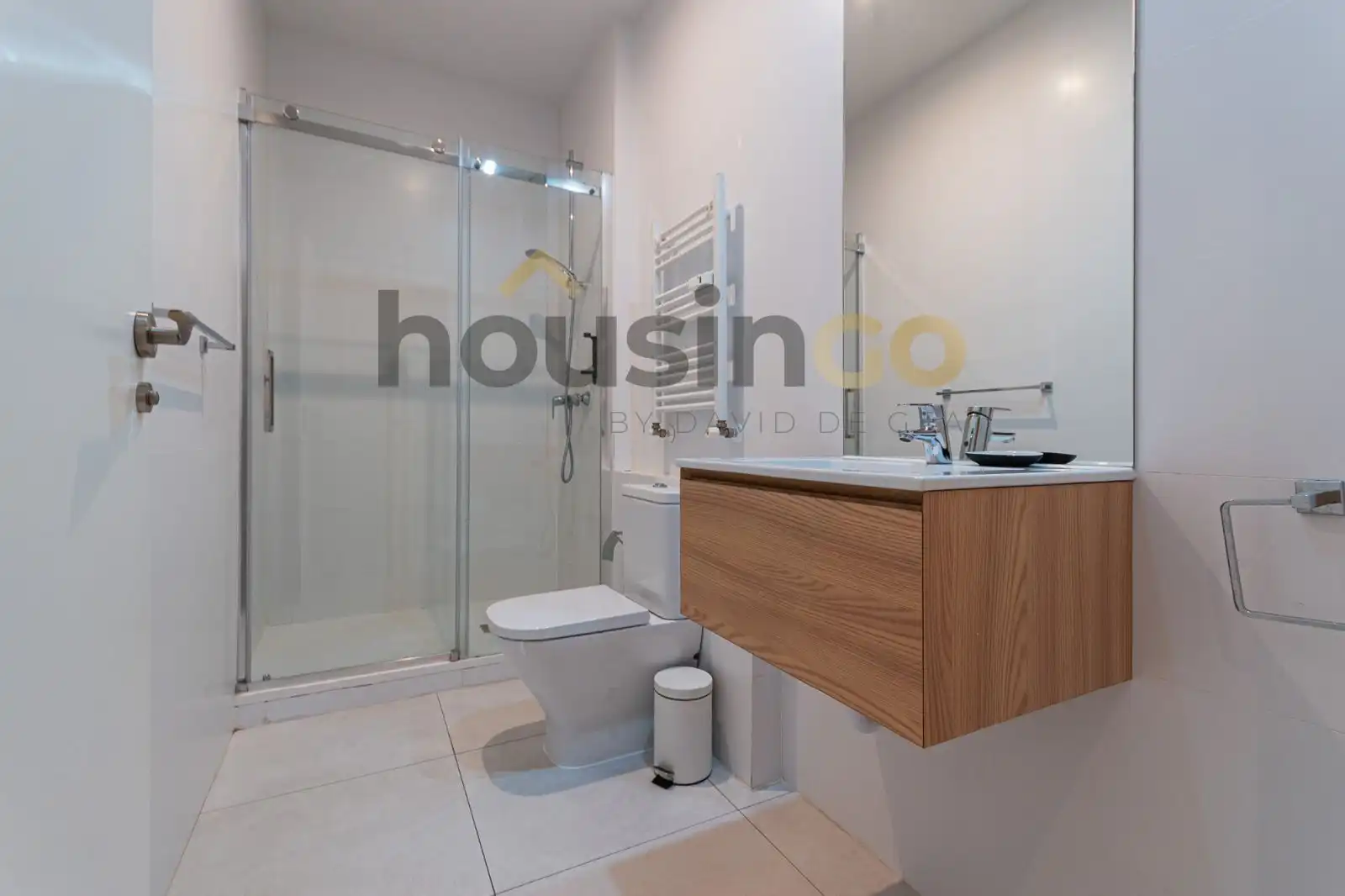 Bathroom of Flat for rent in Madrid  with Air Conditioner, Heating and Furnished