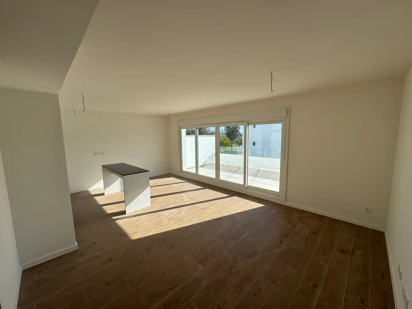 Wohnzimmer von Wohnungen zur Miete in Estepona mit Klimaanlage, Terrasse und Abstellraum