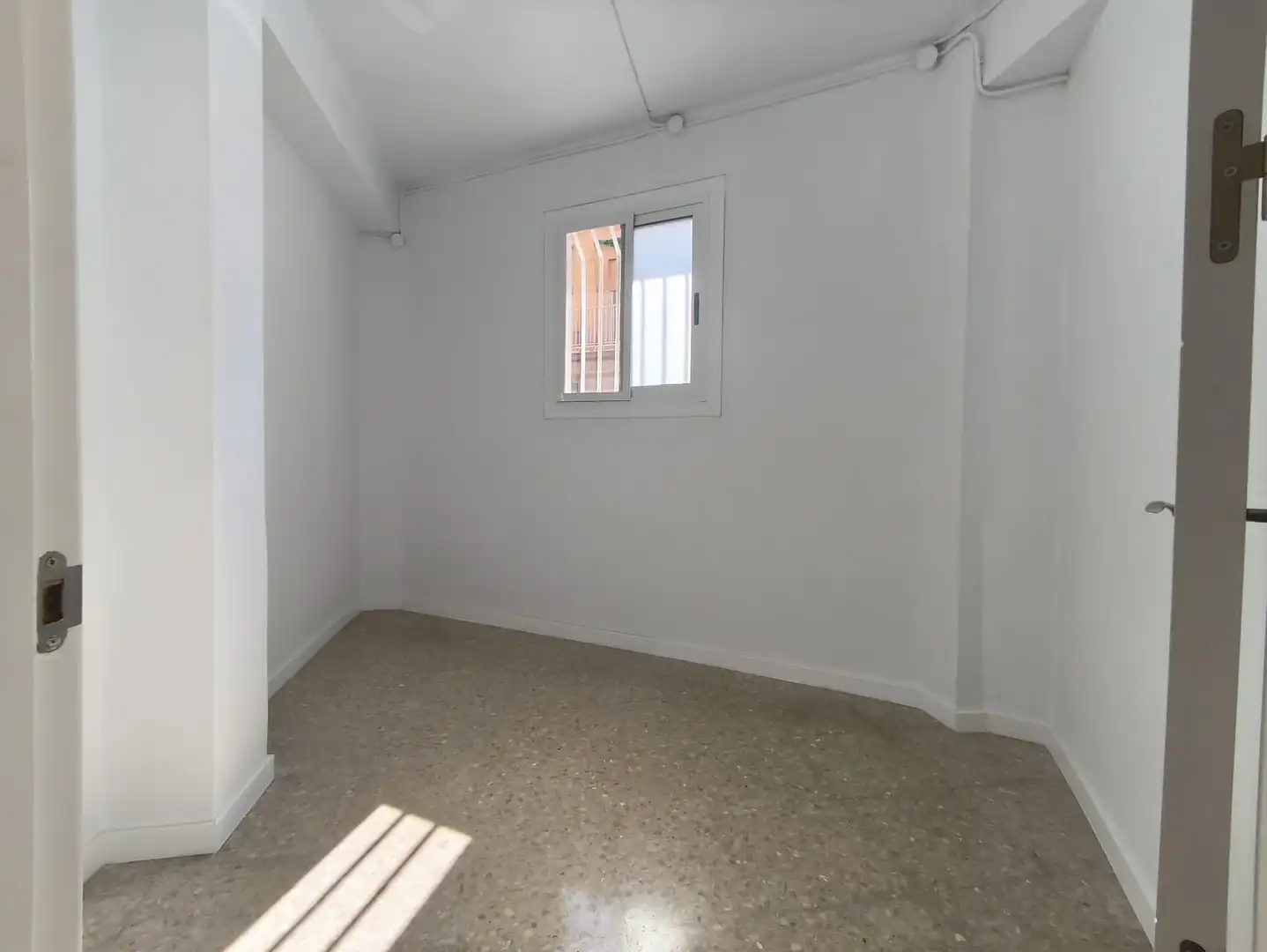 Habitación de Local de alquiler en Almàssera con Aire acondicionado