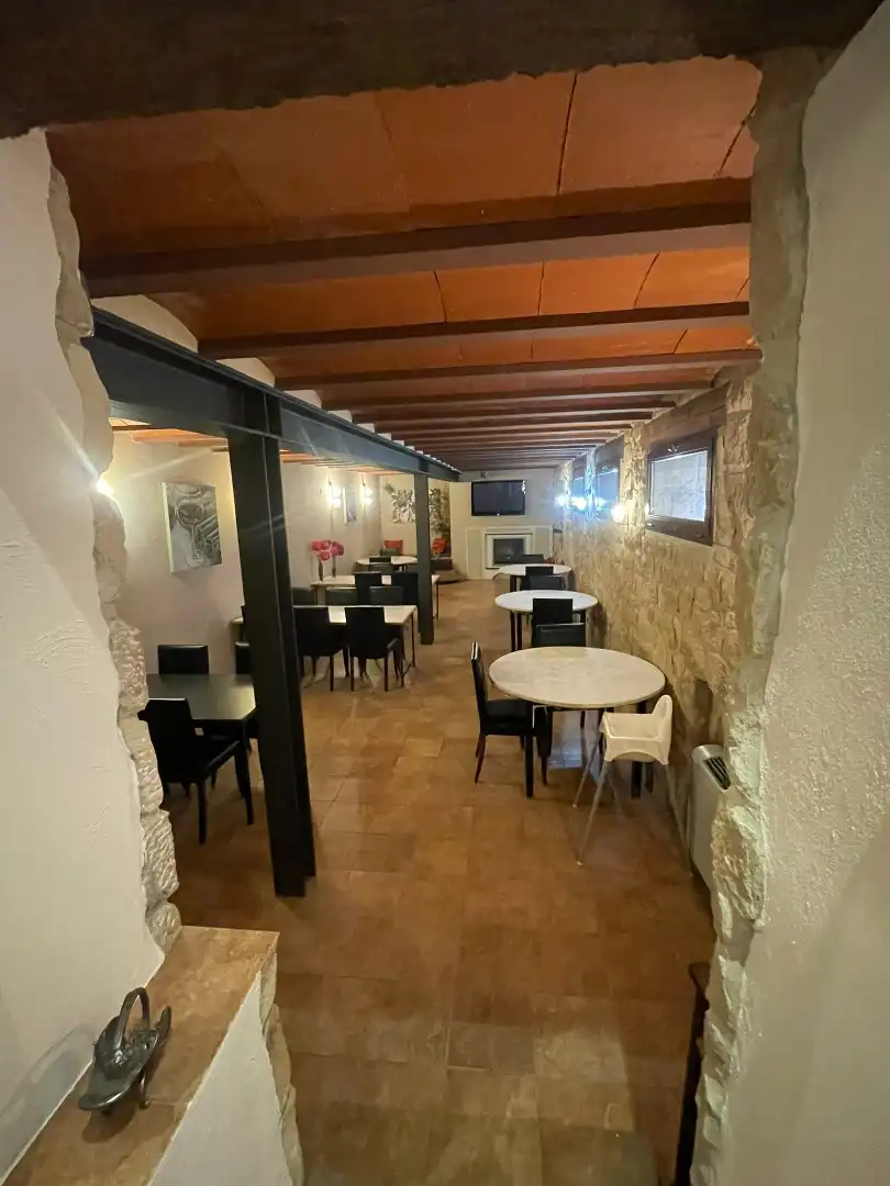 Local de lloguer en Cervià de Les Garrigues amb Aire condicionat, Moblat i Internet