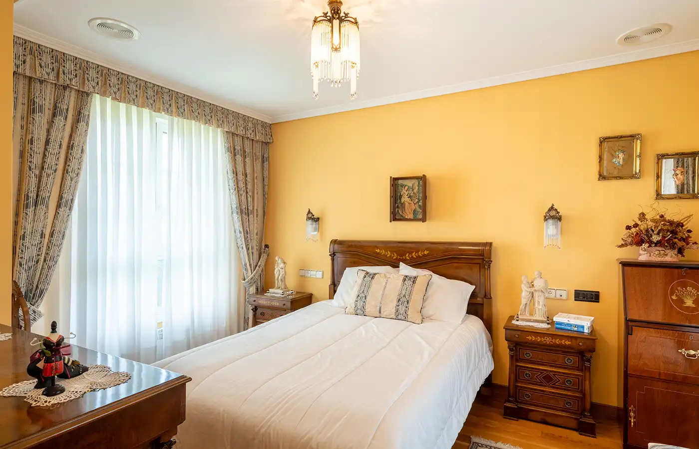 Chalet con terraza en venta en Avenida Rosalía Castro 126, imagen 17