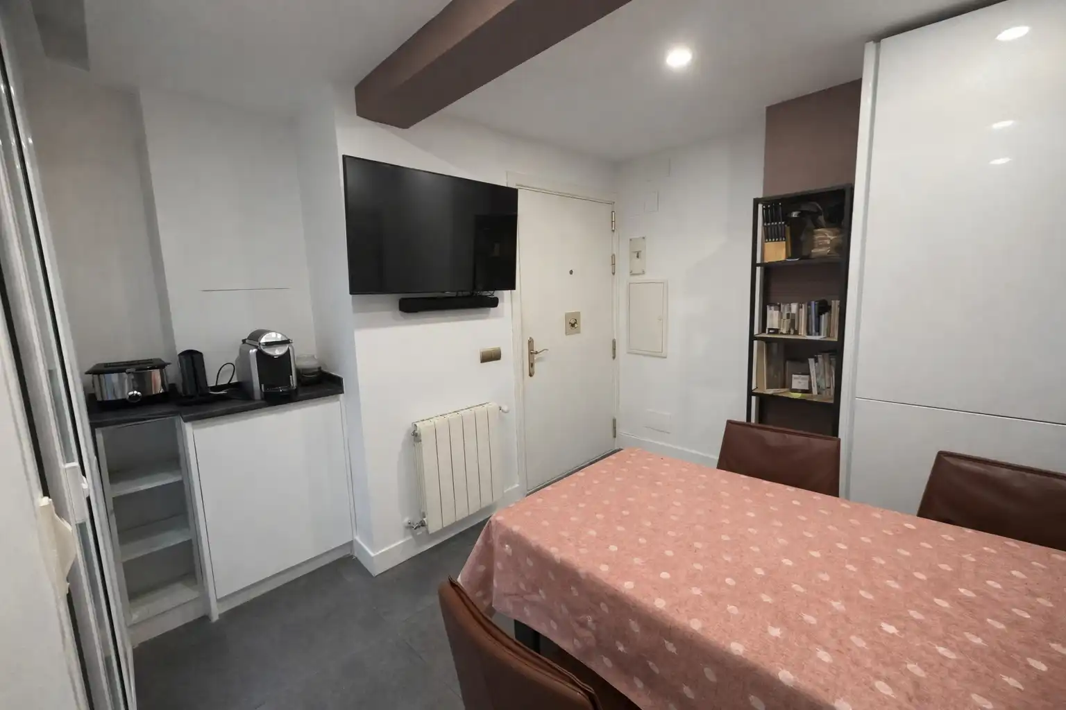 Küche von Wohnung zum Verkauf in Madrid mit Klimaanlage, Heizung und Privatgarten