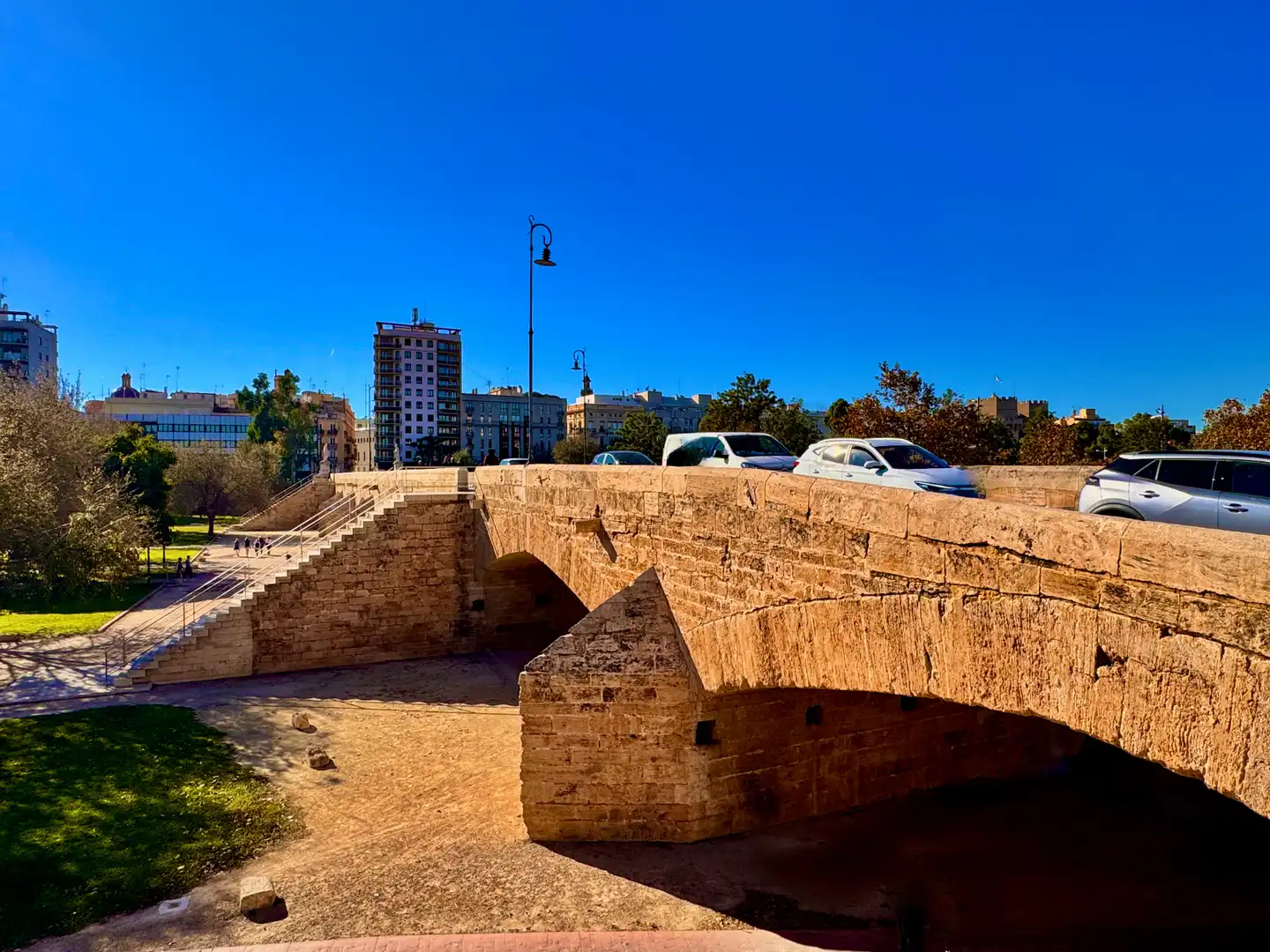 Vista exterior de Casa o chalet en venta en Valencia con Terraza y Balcón