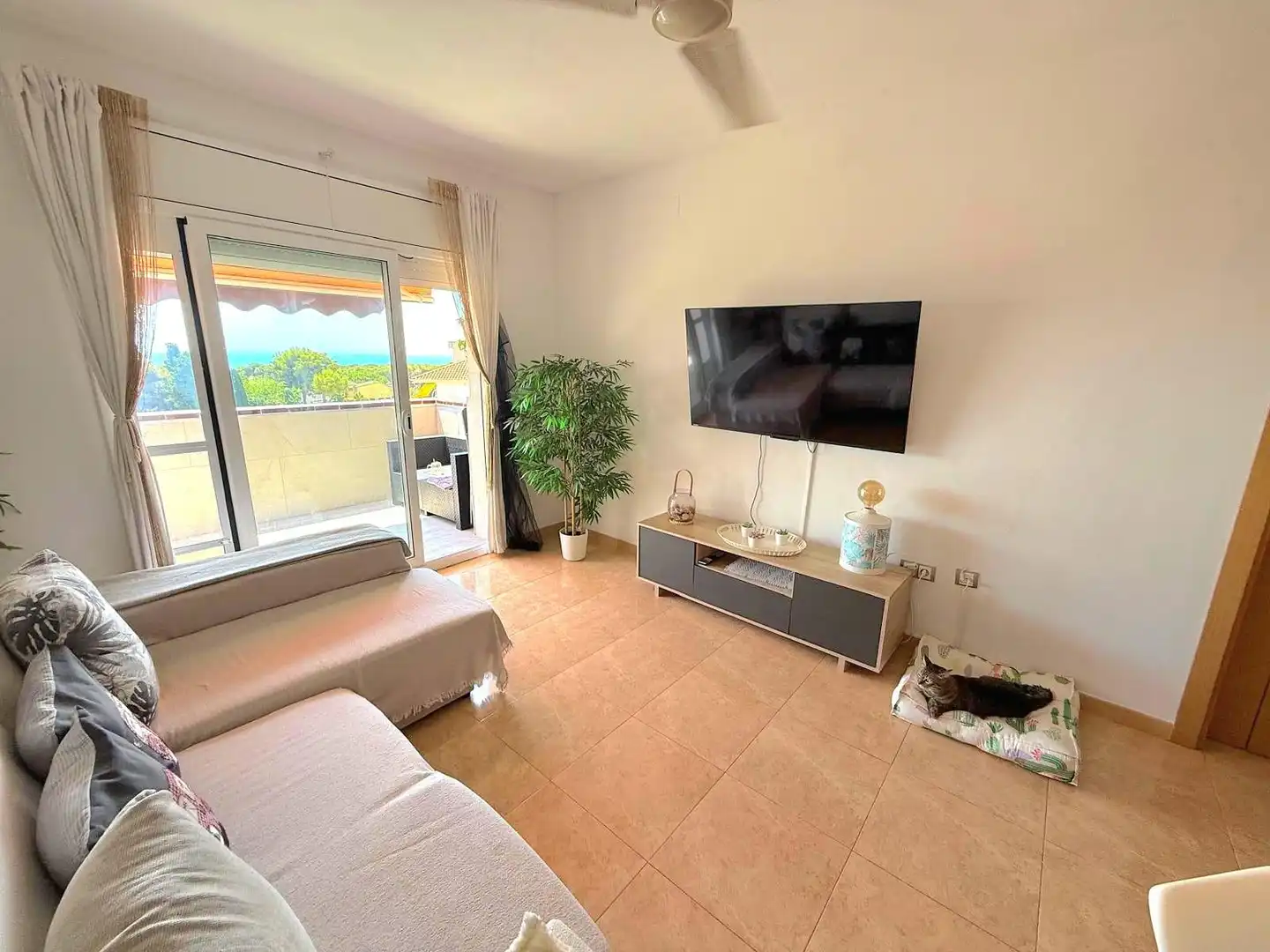 Sala de estar de Apartamento en venta en El Vendrell con Aire acondicionado, Calefacción y Terraza