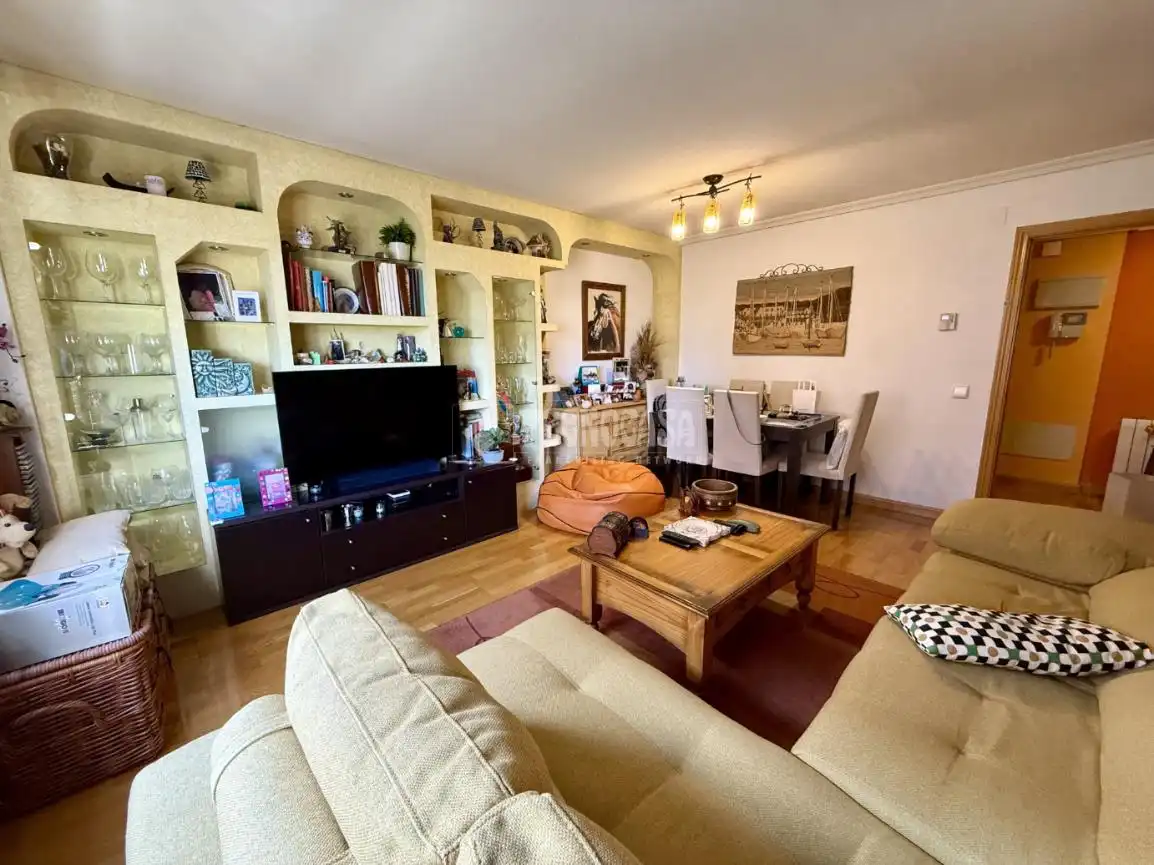 Living room of Flat for sale in Madrid  with Air Conditioner and Heating
