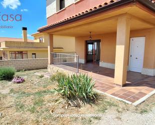 Außenansicht von Haus oder Chalet miete in Torrecaballeros mit Terrasse