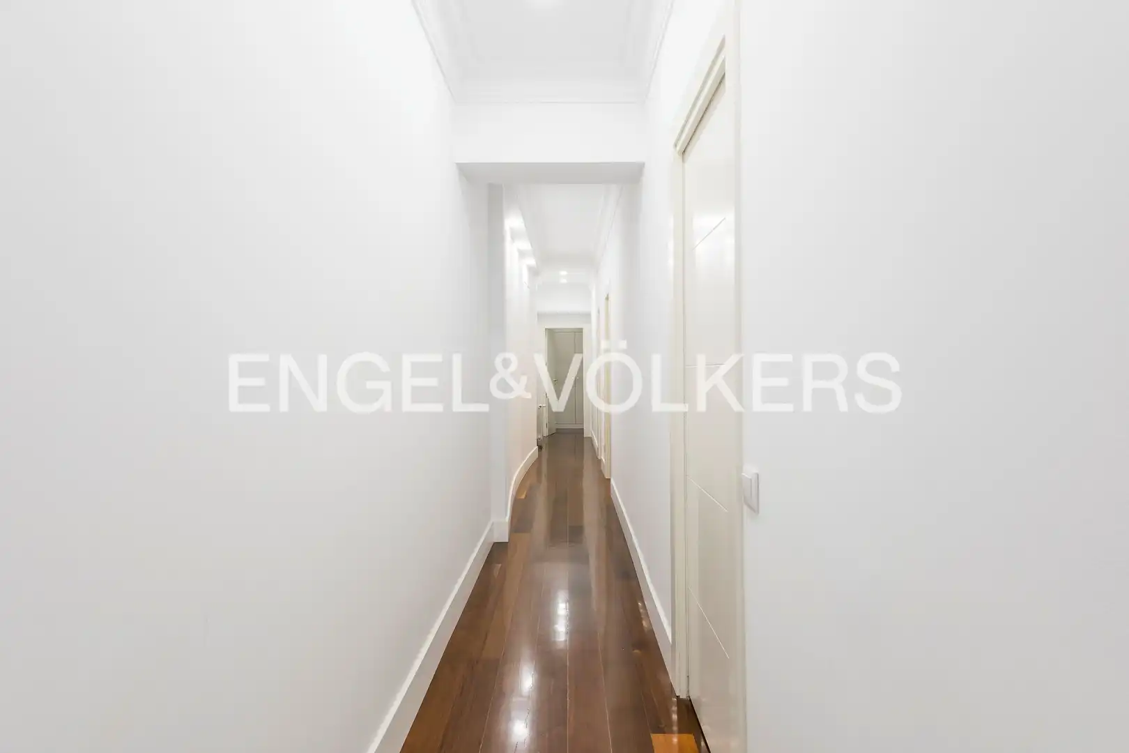 Wohnung zur Miete in Madrid mit Klimaanlage, Heizung und Balkon