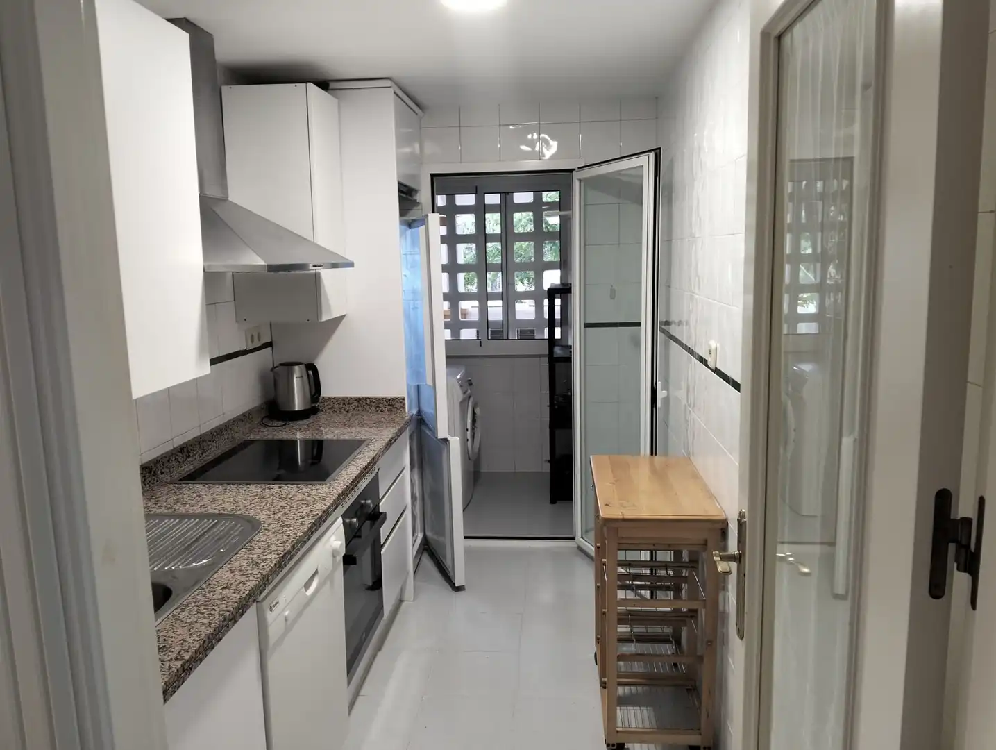 Küche von Wohnung zum Verkauf in Marbella mit Klimaanlage, Terrasse und Gemeinschaftspool
