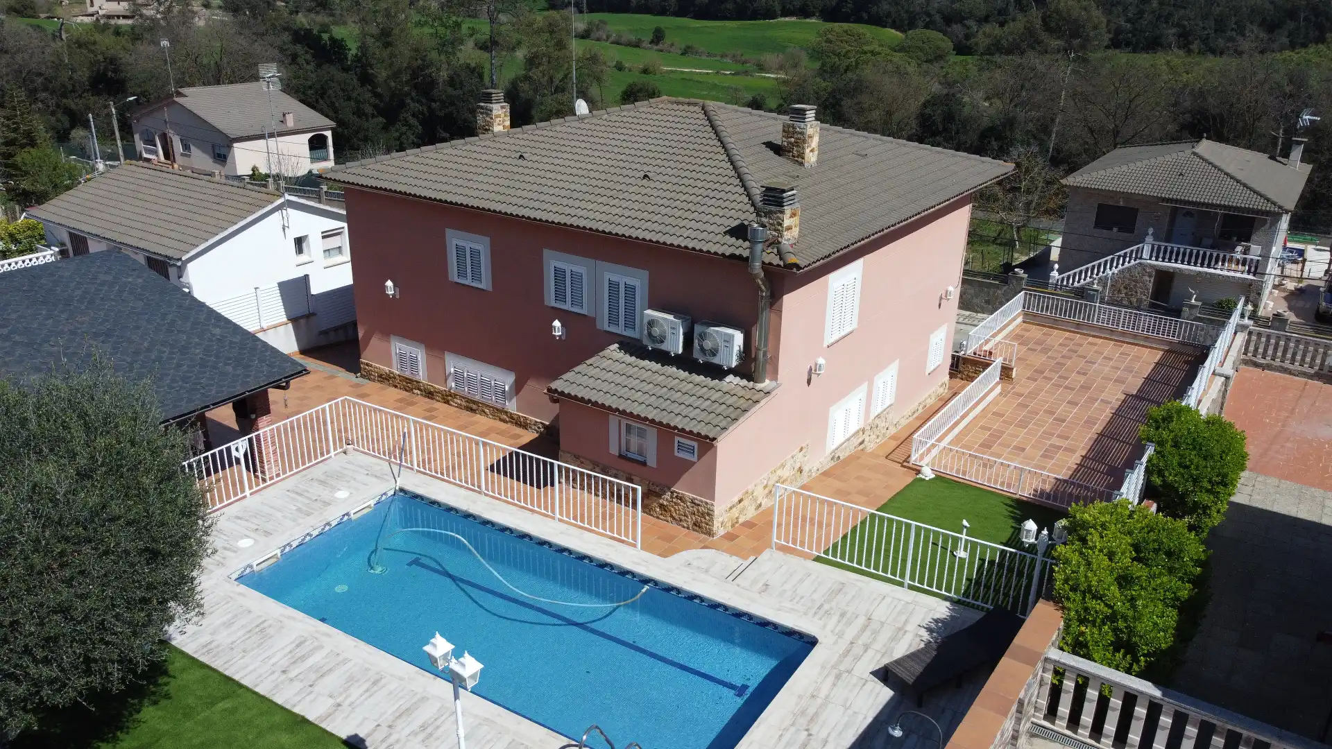 Swimming pool of Houses for sale in Lliçà d'Amunt  with Air Conditioner, Heating and Private garden