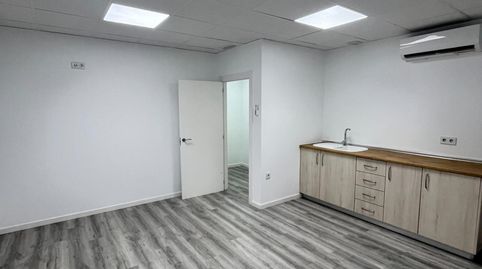 Foto 4 de Oficina de alquiler en Algorós - El Derramador, Elche / Elx