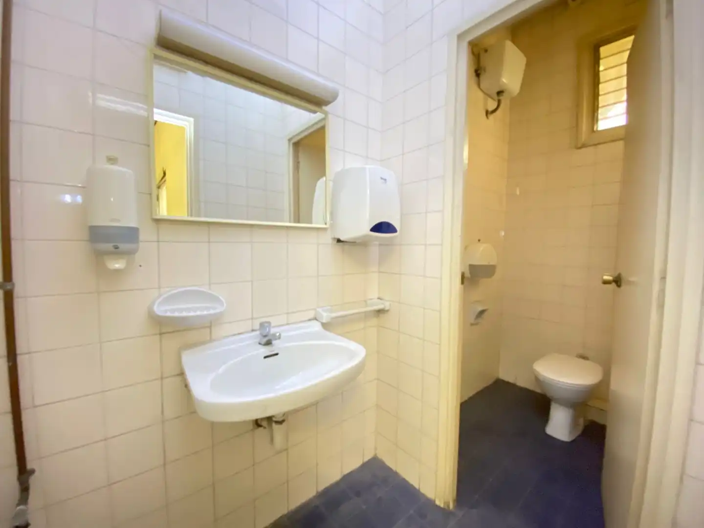Baño de Local de alquiler en Barcelona