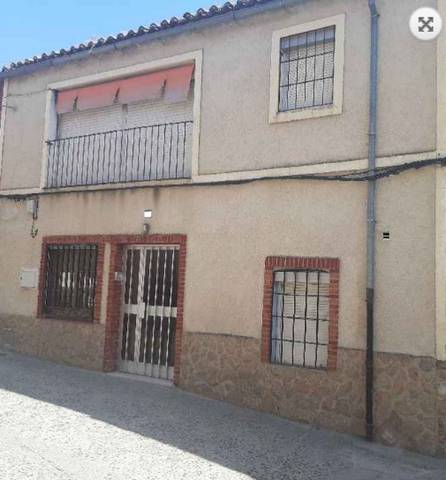 Casa adosada en Venta en Lagartera