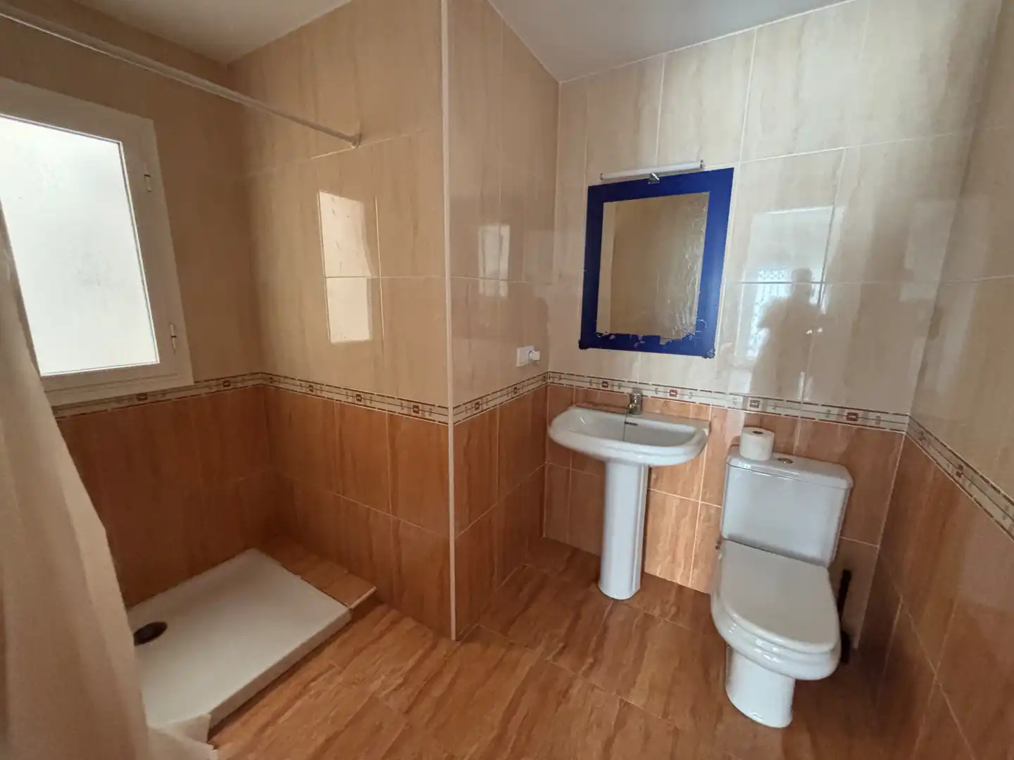 Bathroom of Flat for sale in Alginet  with Air Conditioner, Terrace and Oven