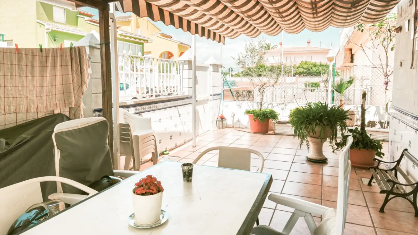 Terrasse von Haus oder Chalet zum Verkauf in Oliva mit Klimaanlage, Heizung und Terrasse