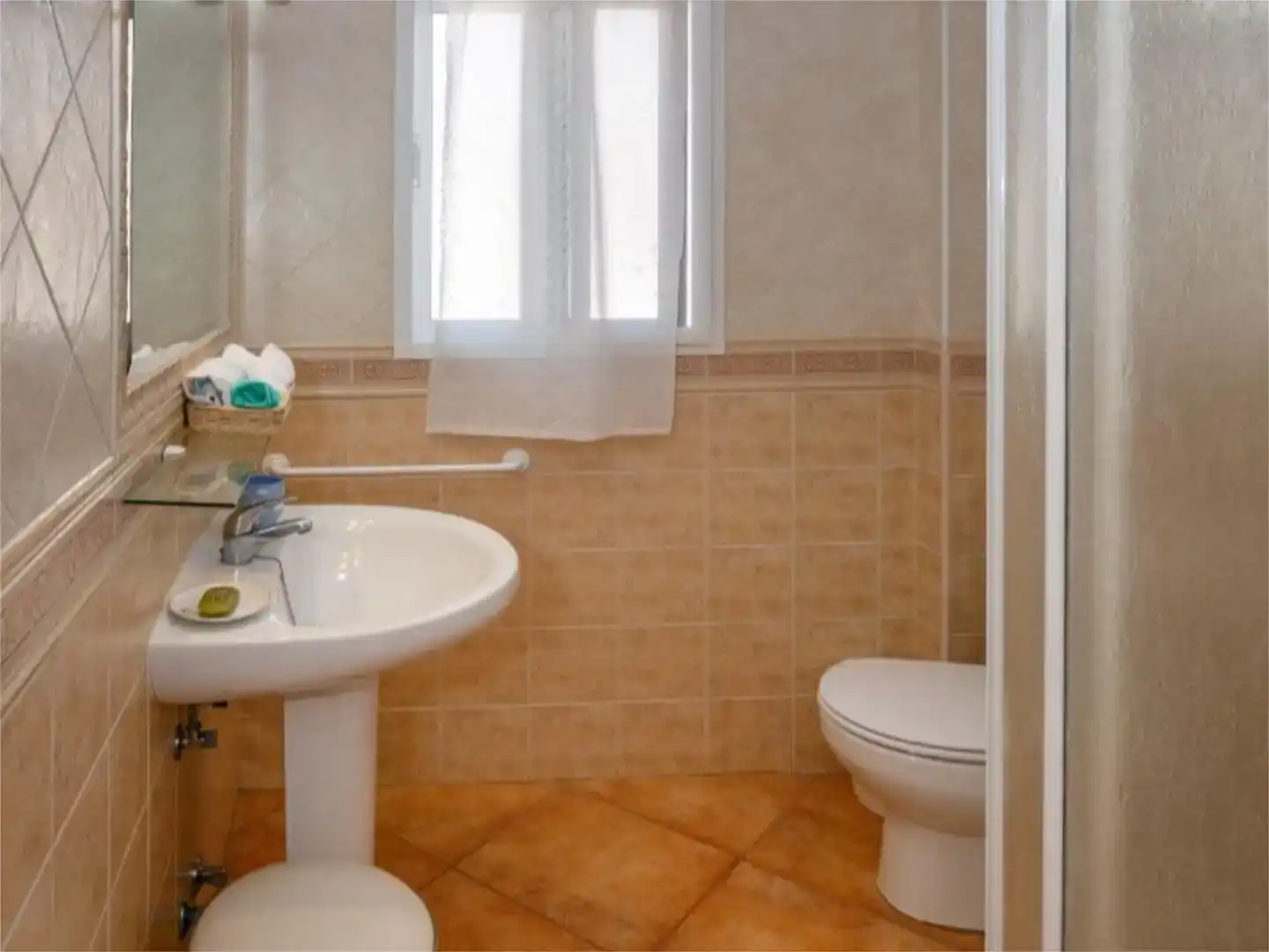 Badezimmer von Wohnung zur Miete in Álora