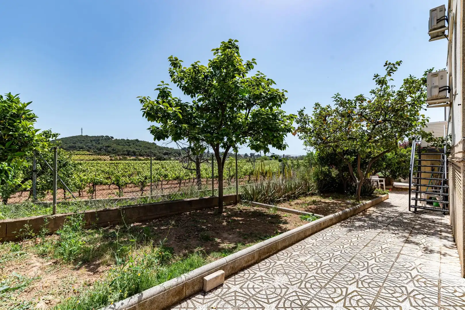 Maisonette zum Verkauf in Calafell mit Heizung, Privatgarten und Terrasse