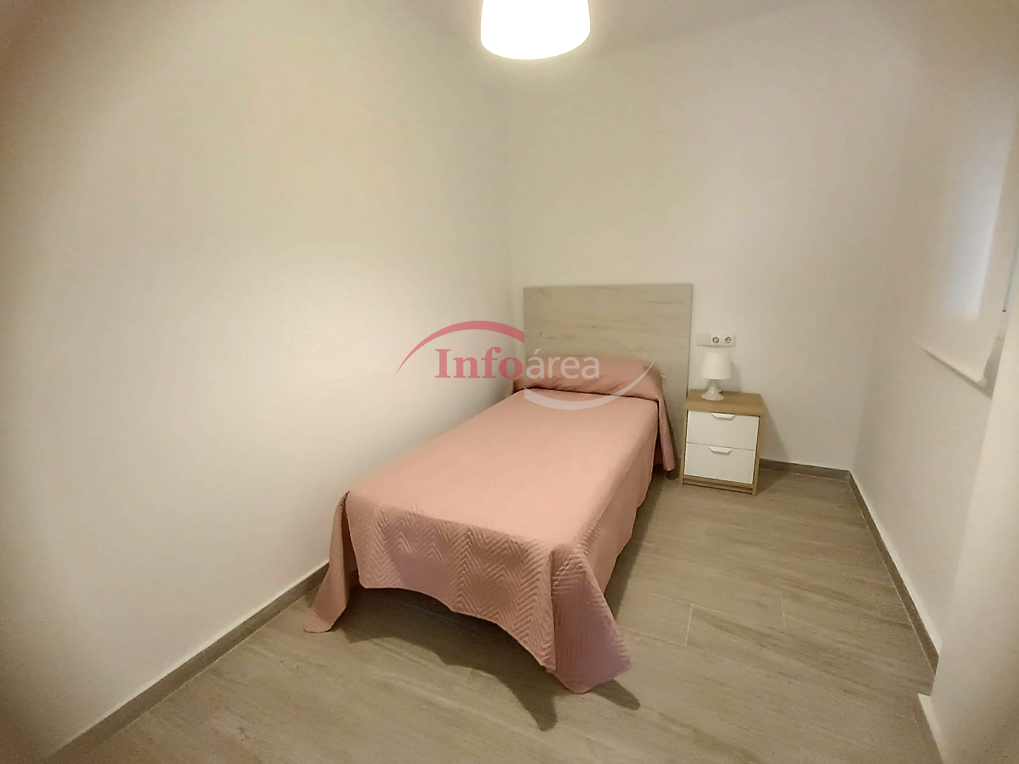 Pis per a compartir a Carrer de l'Illa Cabrera, Malilla