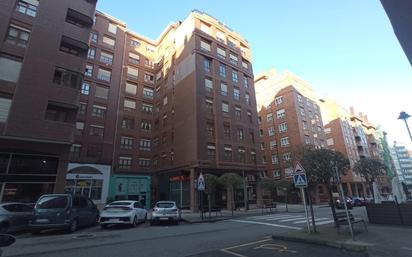 Vista exterior de Pis en venda en Avilés amb Calefacció, Terrassa i Traster