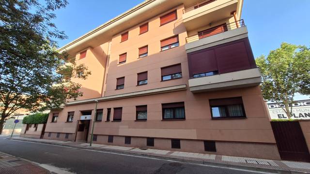 Piso en Venta en Calle Bailén en Plantío - Alcampo