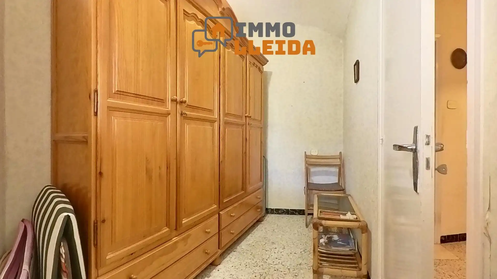 Habitación de Casa adosada en venta en Camarasa con Calefacción, Terraza y Trastero