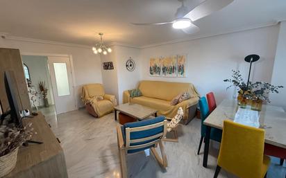 Sala d'estar de Pis en venda en  Almería Capital amb Aire condicionat, Terrassa i Moblat