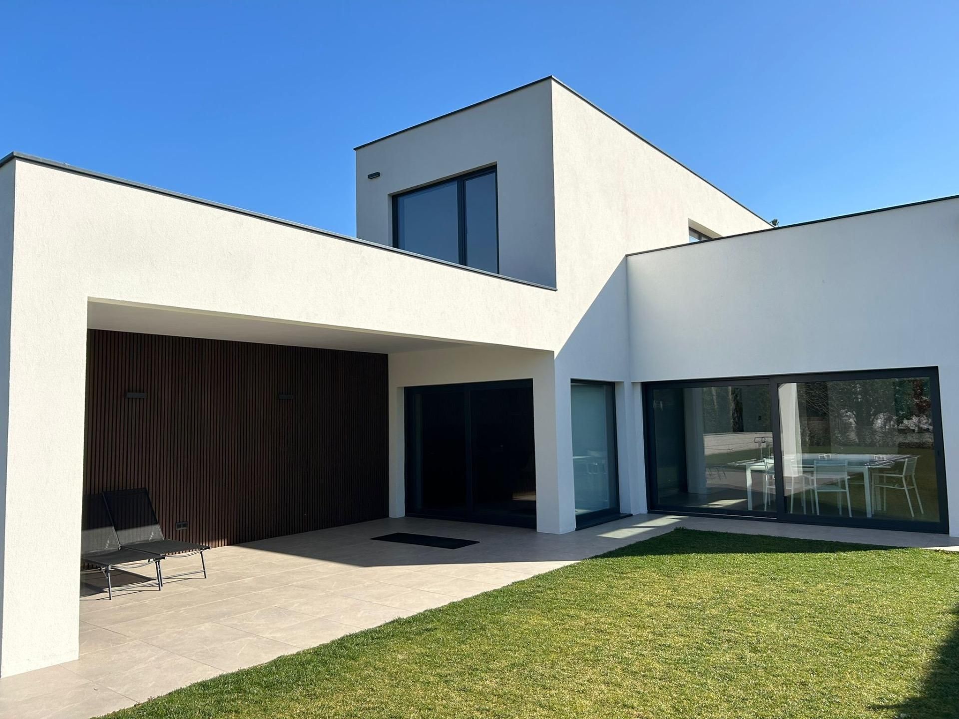 Vista exterior de Casa o chalet en venta en Oleiros con Terraza y Piscina
