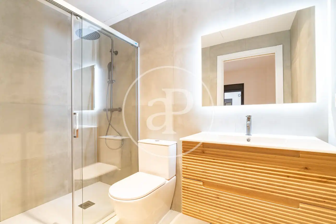 Bany de Pis de lloguer en Barcelona amb Aire condicionat, Calefacció i Terrassa