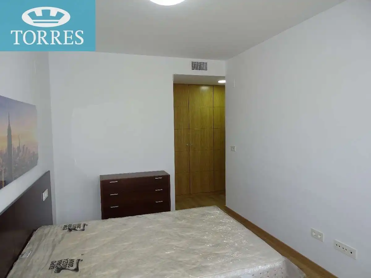 Bedroom of Flat for rent in Granada  with Heating, Parquet flooring and Terrace