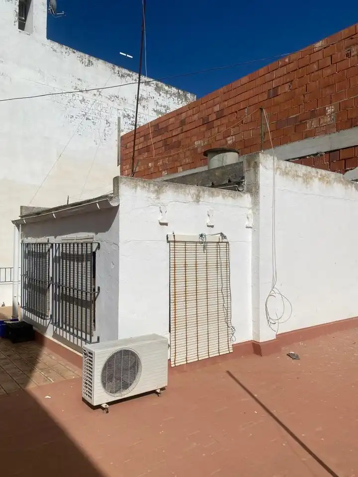 Vista exterior de Casa o chalet en venta en Dos Hermanas con Aire acondicionado y Trastero