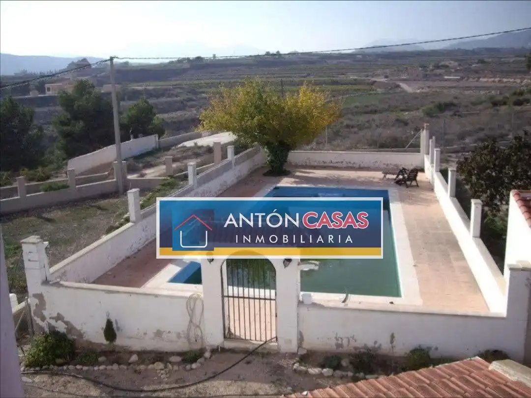 Finca rústica en venda a Novelda