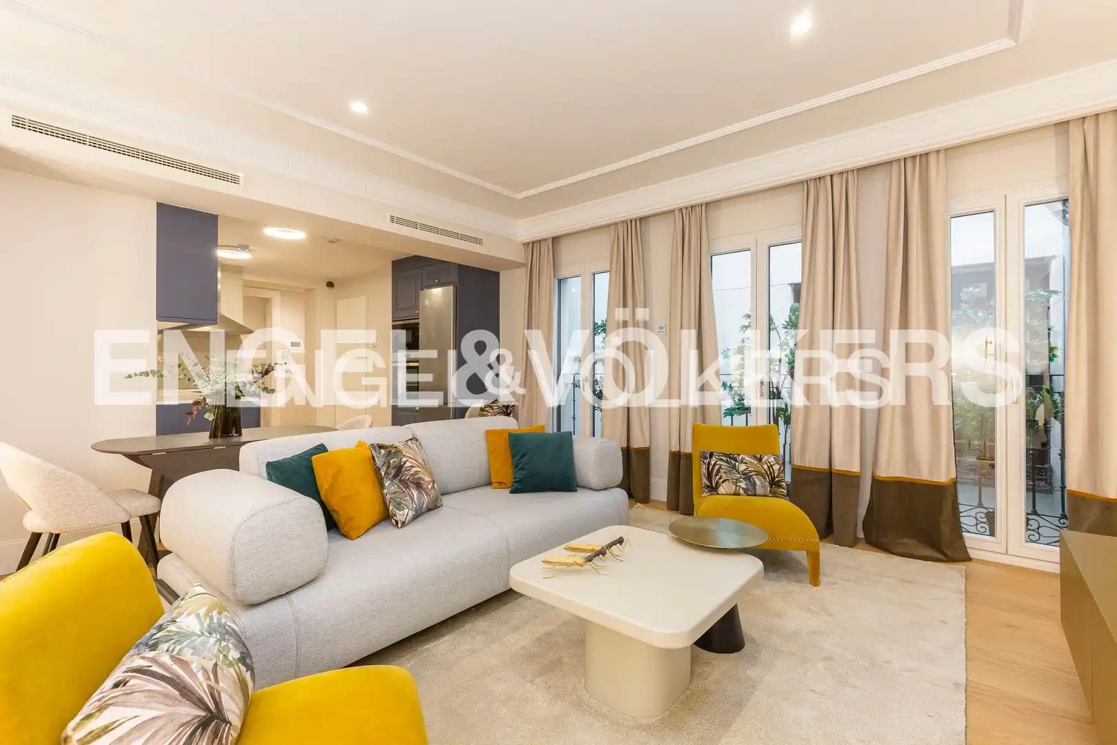 Sala d'estar de Àtic en venda en Madrid amb Aire condicionat, Calefacció i Parquet
