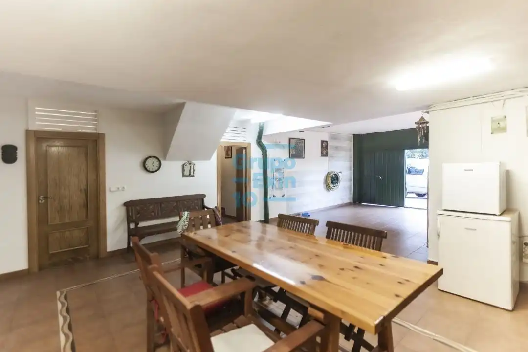 Casa o xalet en venda en Irun  amb Calefacció i Jardí privat