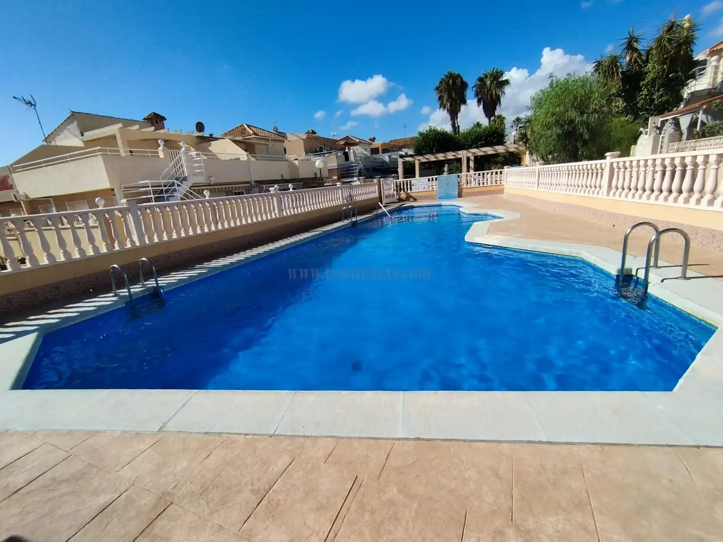 Chalet con piscina en venta en Los Balcones - Los Altos, imagen 19