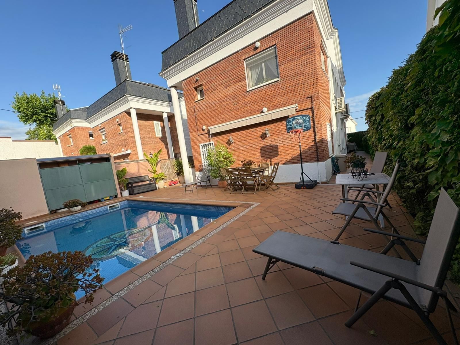 Piscina de Casa o chalet en venta en El Masnou con Aire acondicionado, Calefacción y Jardín privado