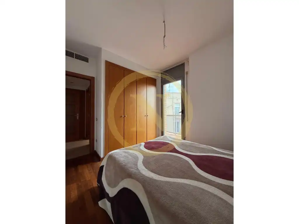 Bedroom of Attic for sale in Barcelona  with Air Conditioner