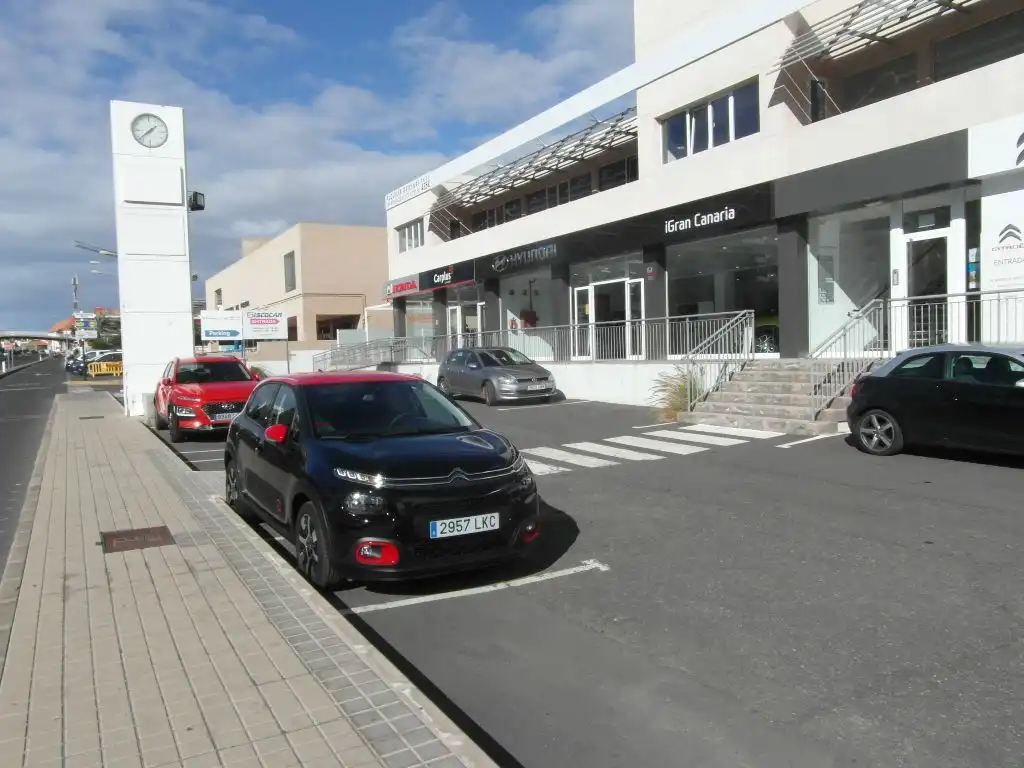 Außenansicht von Büro zur Miete in San Bartolomé de Tirajana mit Klimaanlage