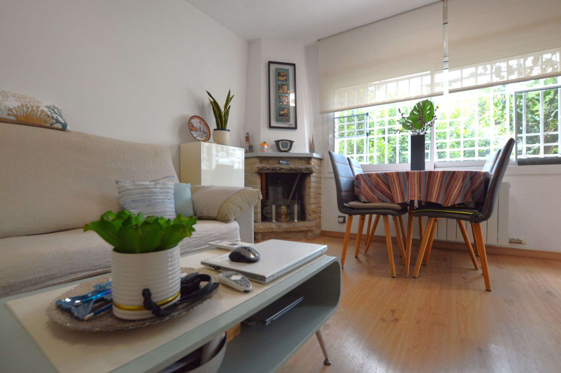 Sala d'estar de Planta baixa en venda en Cubelles amb Aire condicionat, Calefacció i Jardí privat