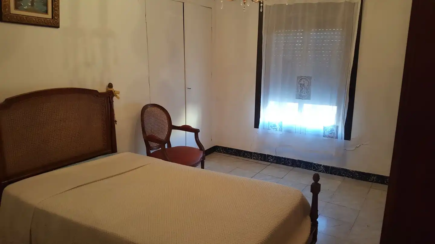 Habitación de Casa o chalet en venta en Velilla de Ebro con Calefacción, Trastero y Amueblado