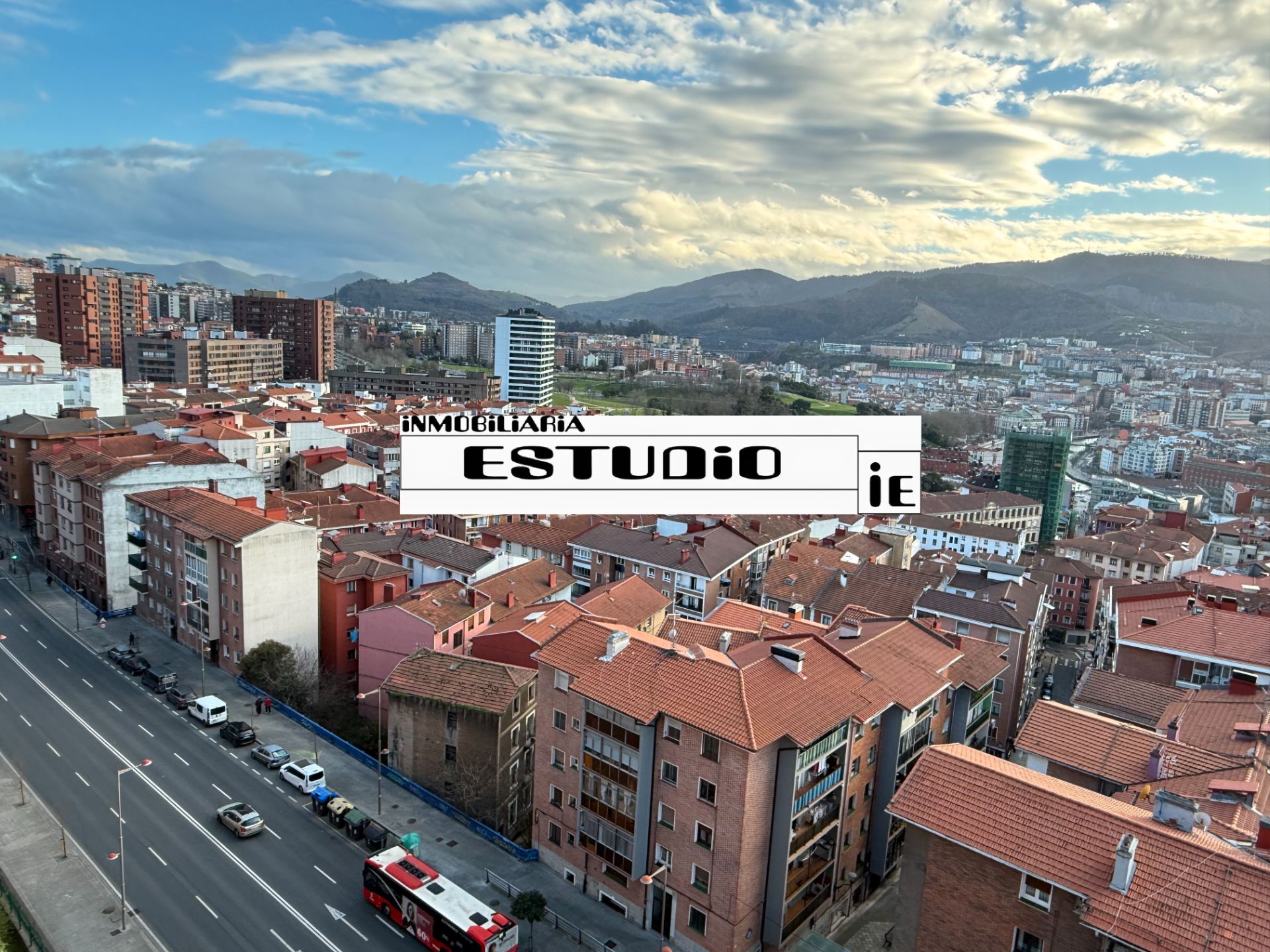 Exterior view of Flat for sale in Bilbao   with Heating, Terrace and Furnished