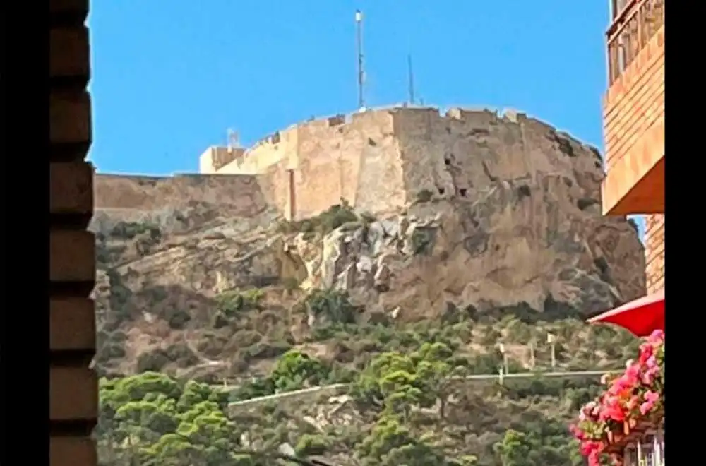 Vista exterior de Piso en venta en Alicante / Alacant