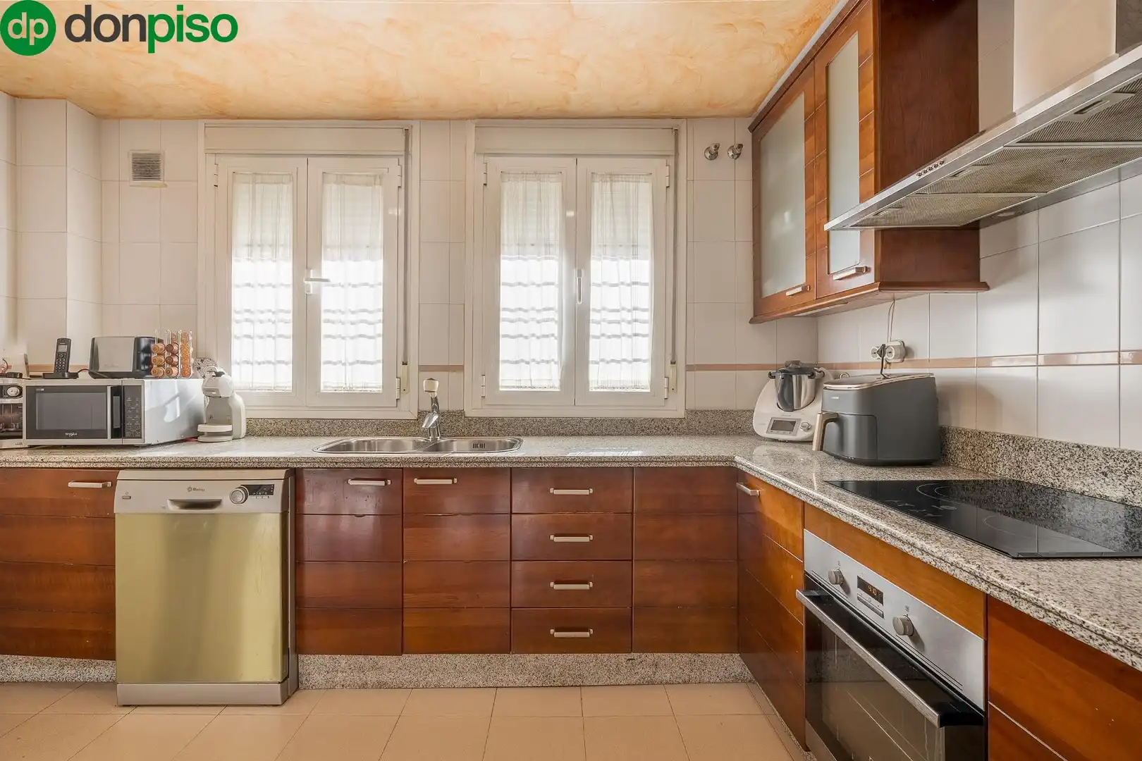 Kitchen of Detached homes for sale in Armilla  with Air Conditioner, Terrace and Balcony