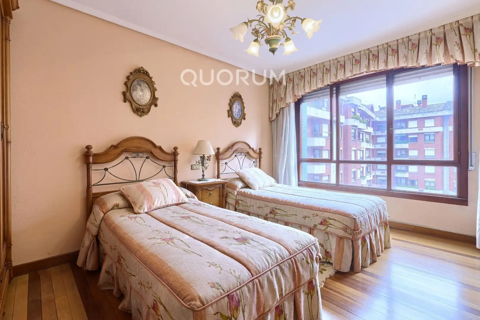 Habitación de Piso en venta en Basauri  con Calefacción, Terraza y Amueblado
