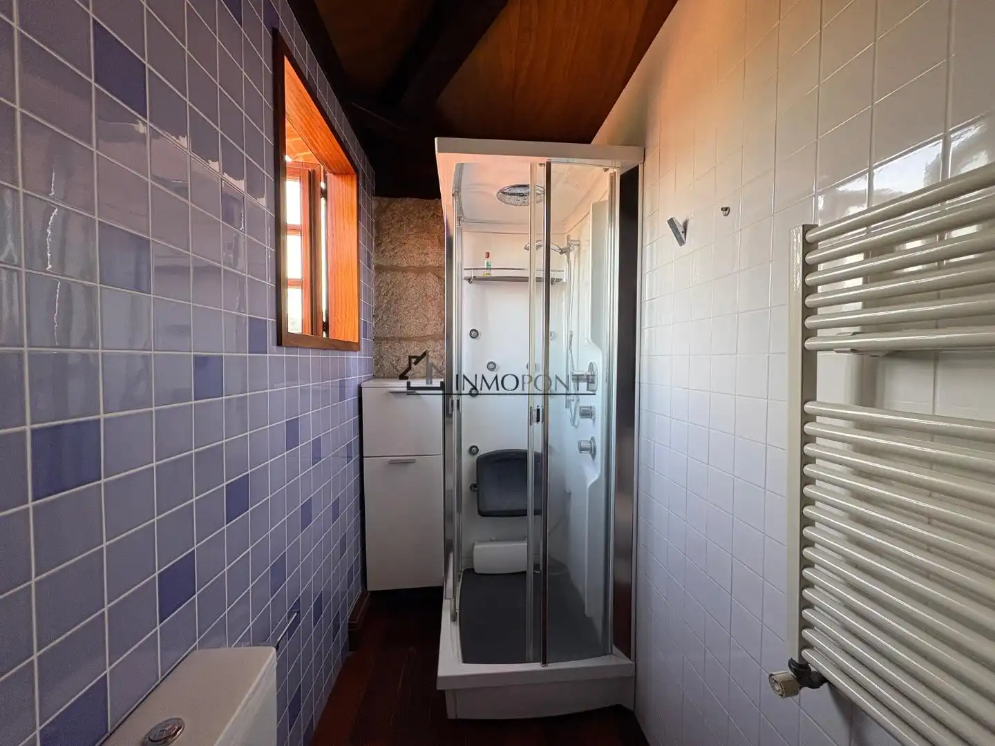 Bany de Casa o xalet en venda en Pontevedra Capital  amb Jardí privat